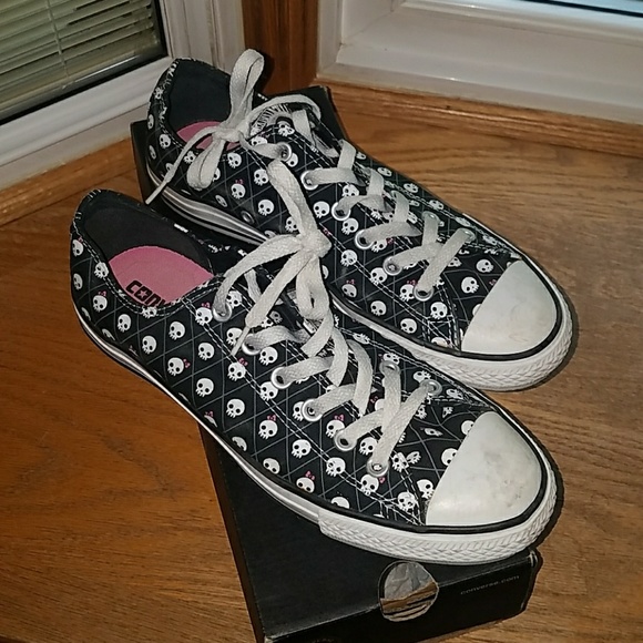 skull converse shoes